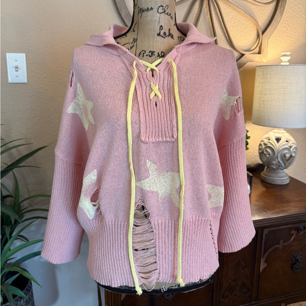 New POL Pink and White Star Patterned Women's Distressed Sweater - Picture 12 of 12